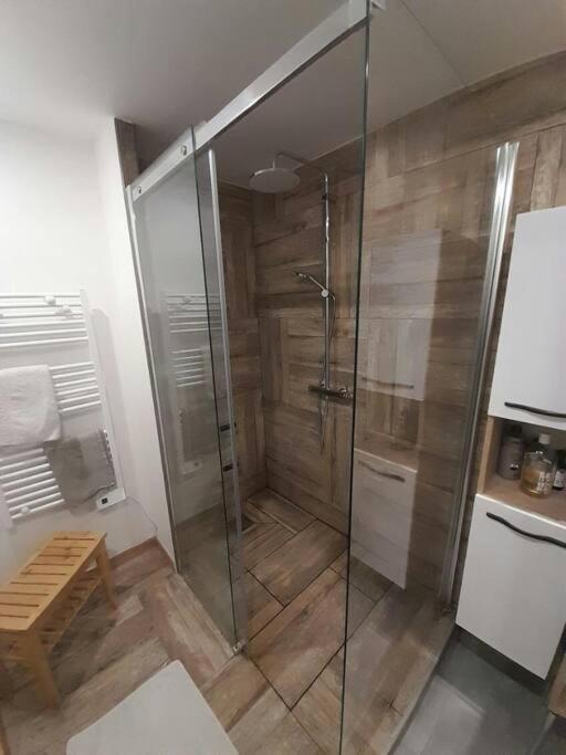 Appartement Spacieux &Tres Calme. Spacious & Very Quiet Apartment. Carros Exteriér fotografie