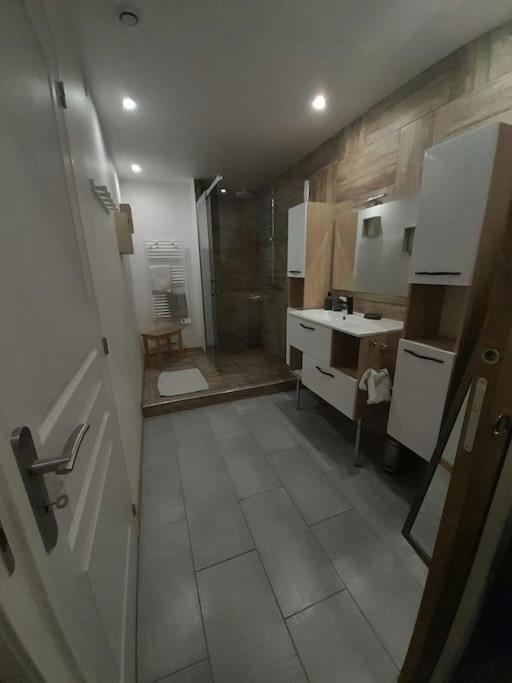 Appartement Spacieux &Tres Calme. Spacious & Very Quiet Apartment. Carros Exteriér fotografie