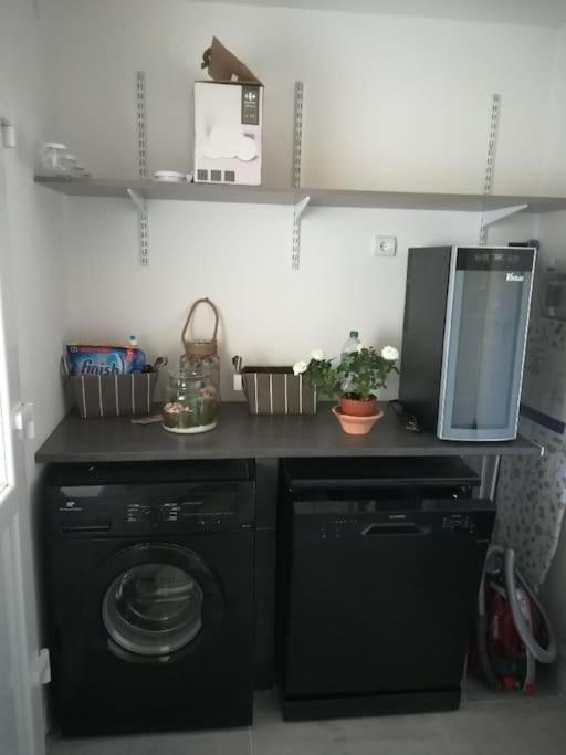 Appartement Spacieux &Tres Calme. Spacious & Very Quiet Apartment. Carros Exteriér fotografie