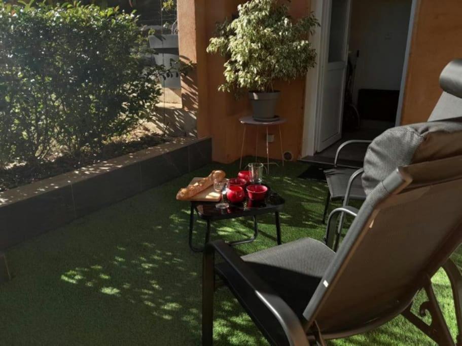 Appartement Spacieux &Tres Calme. Spacious & Very Quiet Apartment. Carros Exteriér fotografie