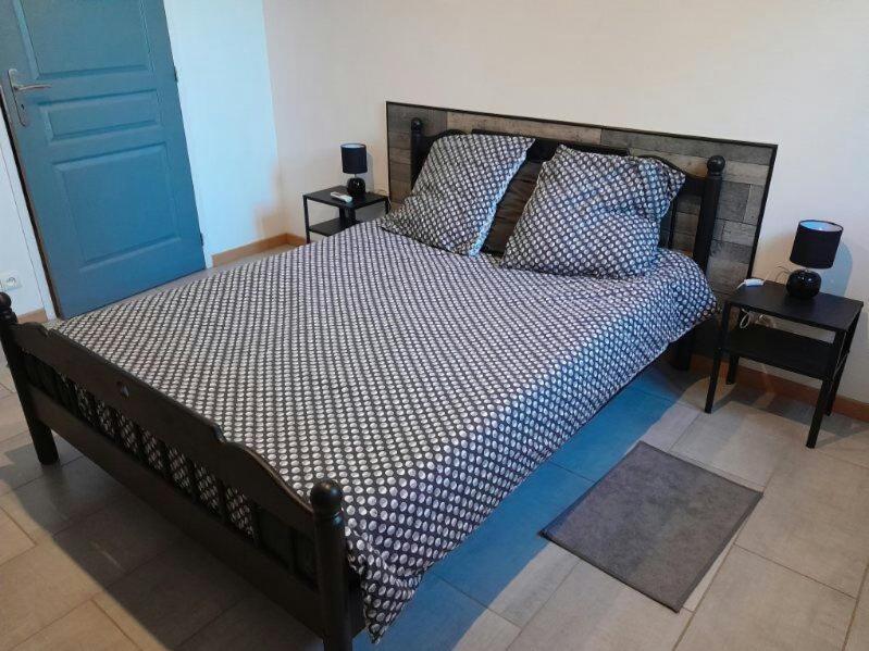 Appartement Spacieux &Tres Calme. Spacious & Very Quiet Apartment. Carros Exteriér fotografie