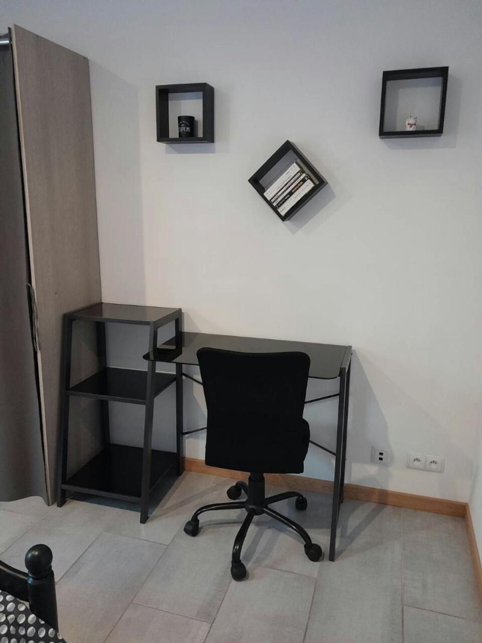 Appartement Spacieux &Tres Calme. Spacious & Very Quiet Apartment. Carros Exteriér fotografie
